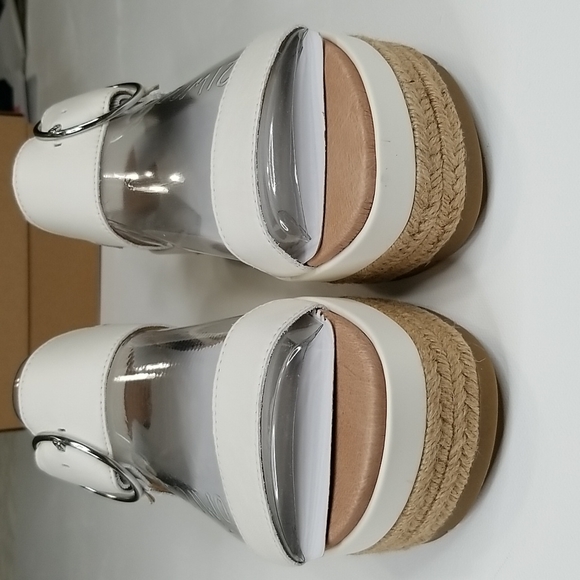 UGG April Sandal - Picture 6 of 9